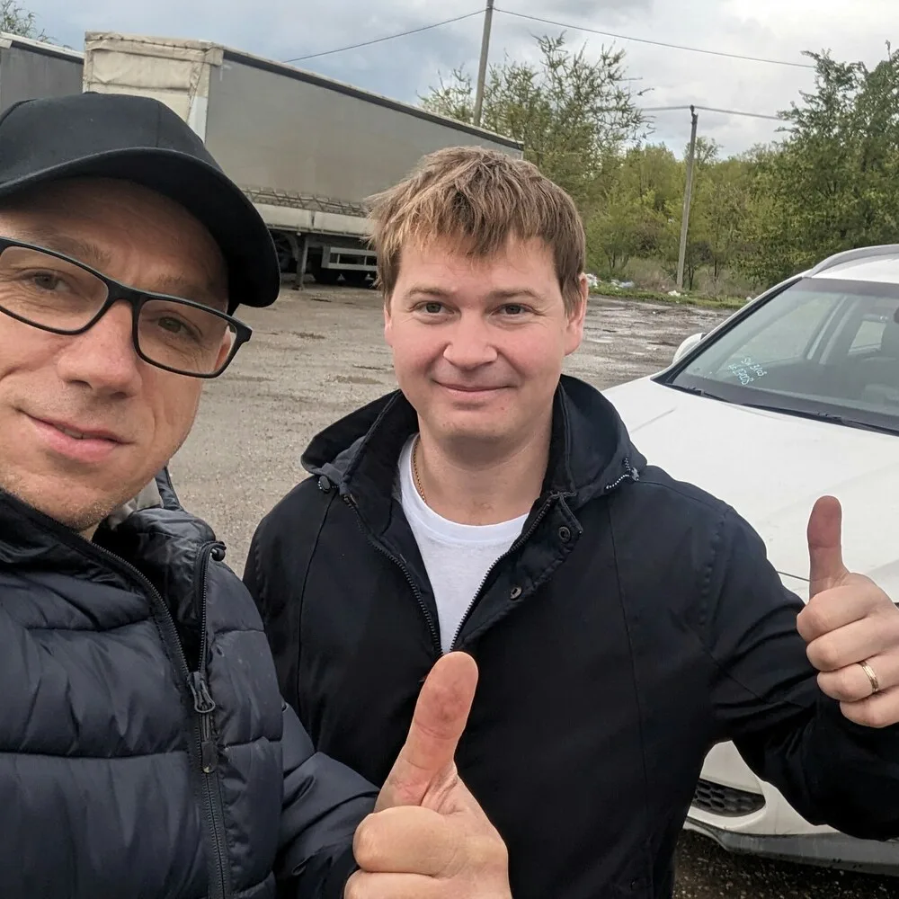 Павел Леванов принимает автомобиль в другом городе